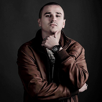 Biografie T1One
