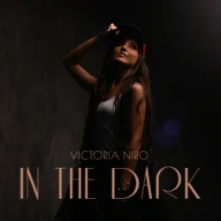 Cover Victoria Niro - In the dark