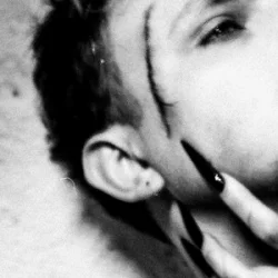 Cover Elvis Drew - Knife On My Heart