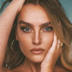 Cover Perrie - Woman In Love