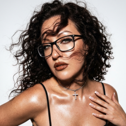 Cover Вия (Viya) - strong and brave girl